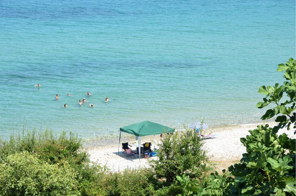 Pension Giannis Αdults Only Koinira Buitenkant foto