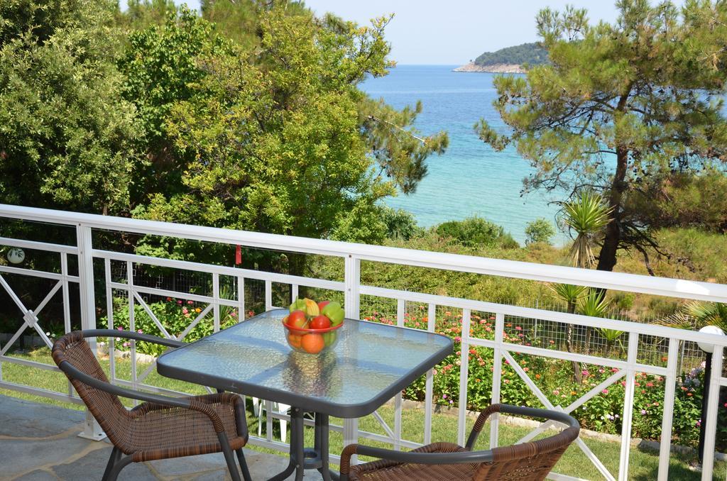 Pension Giannis Αdults Only Koinira Buitenkant foto