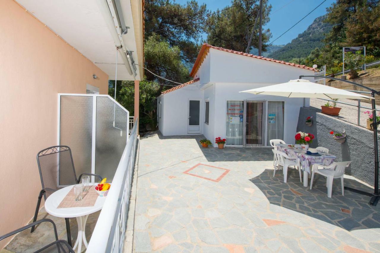 Pension Giannis Αdults Only Koinira Buitenkant foto