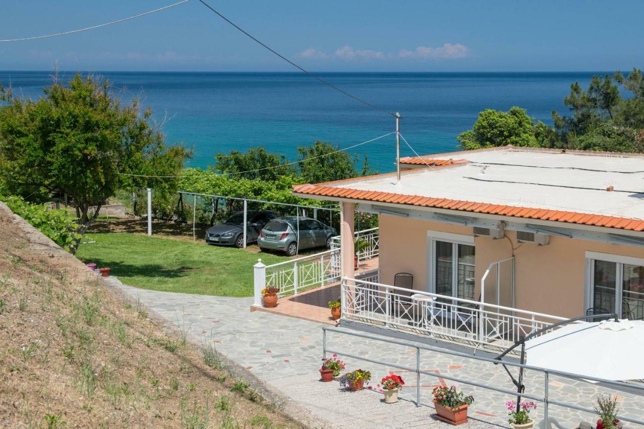 Pension Giannis Αdults Only Koinira Buitenkant foto