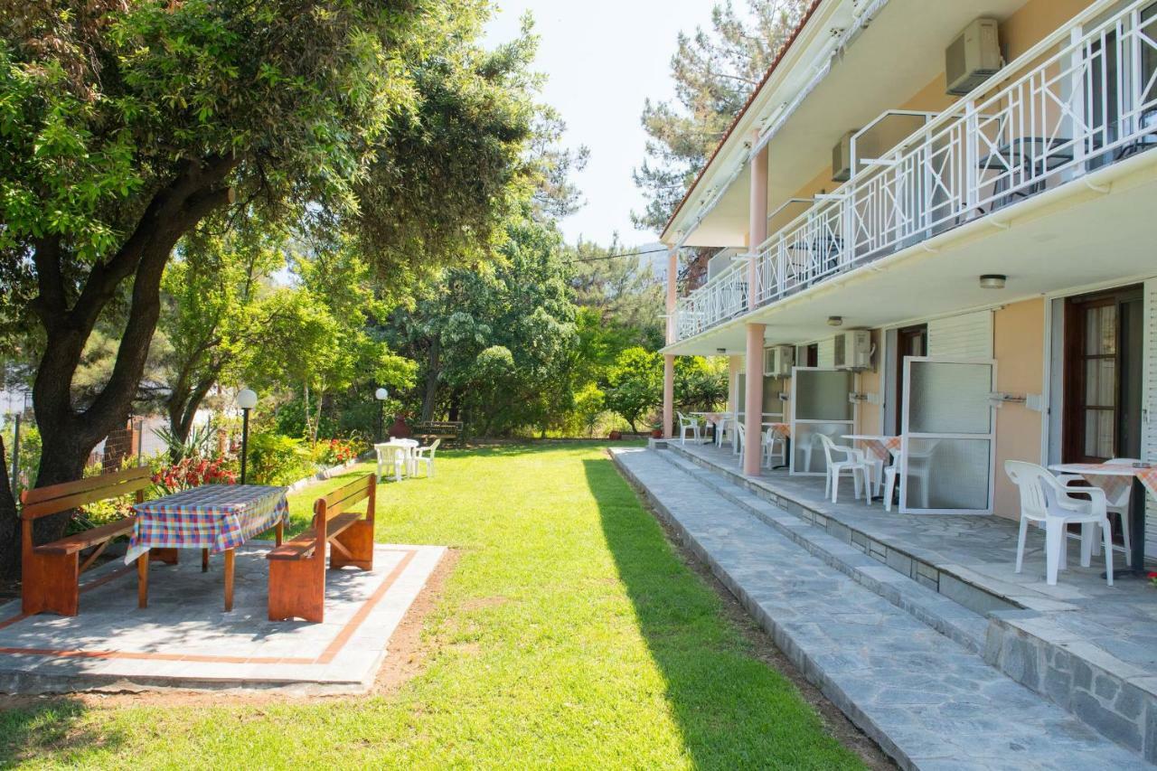 Pension Giannis Αdults Only Koinira Buitenkant foto